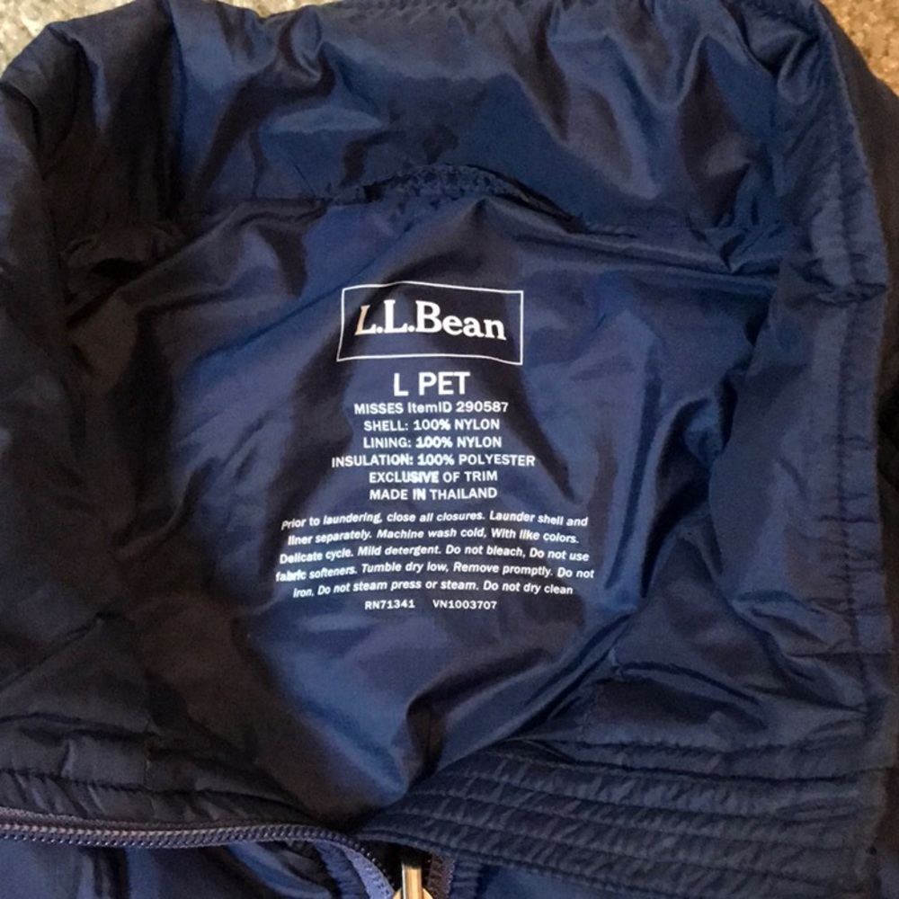 L.L. Bean Navy Blue Quilted Puffer Jacket - Picture 3 of 6